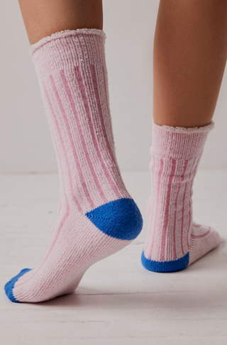 PLUSH INSIDE OUT CREW SOCKS (Bubblegum)