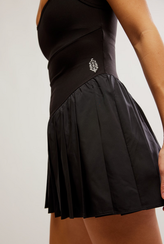 SWING OF THINGS DRESS (Black)