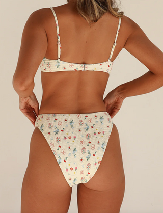 Chica Underwire Bikini Top (Printemps)