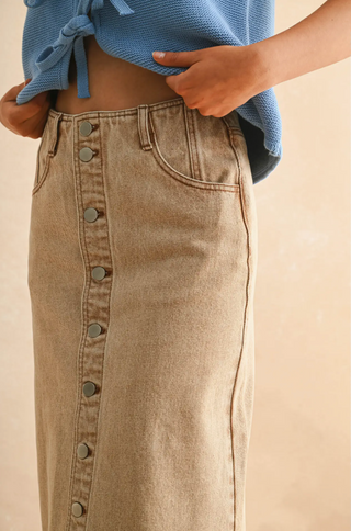 BUTTON FRONT WASHED SKIRT (BROWN WASH)