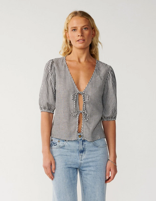 VIBE SURF TIE FRONT TOP (Black/Off White) ONLINE EXCLUSIVE