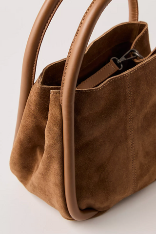 BARLOW BUCKET BAG (COGNAC)