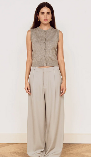 Round Neck Knitted Vest in Soft Grey ONLINE EXCLUSIVE