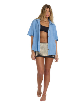 Laura Short Sleeve Woven Top (Blue Drift)