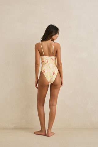 wildflower scrunched side one piece (WHT)