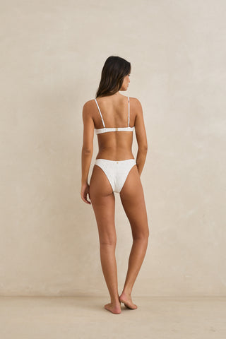 GIGI RING FRONT TRILETTE TOP (White)