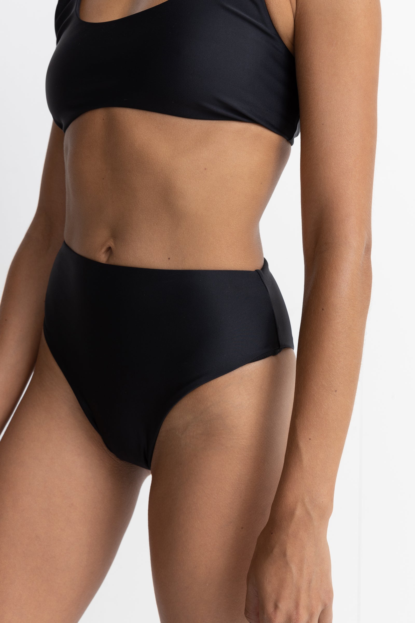 CLASSIC HI WAIST PANT (Black)