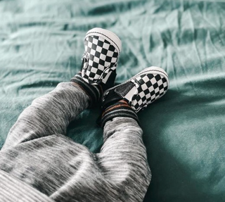 Infant Checker Slip On Crib (Black/White)